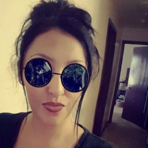 Meet your Posher, Vicky